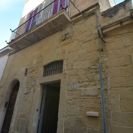 Domus Gaia Bed & Breakfast 4*