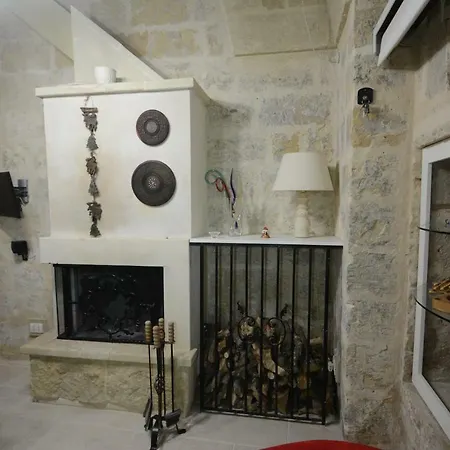 Domus Gaia Bed & Breakfast 4*